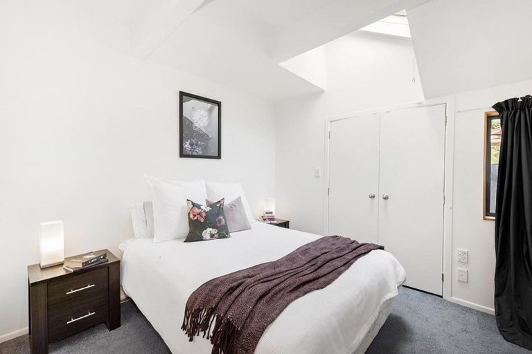 Photo of property in 8 Lister Street, Point Chevalier, Auckland, 1022