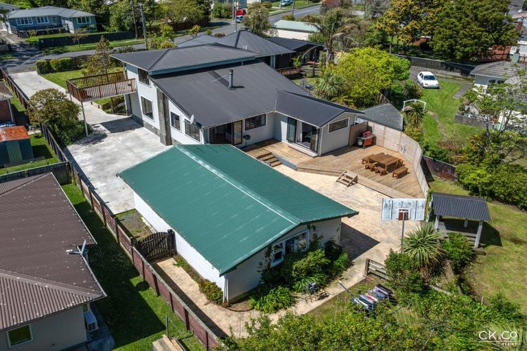 Photo of property in 76 Horoeka Street, Stokes Valley, Lower Hutt, 5019