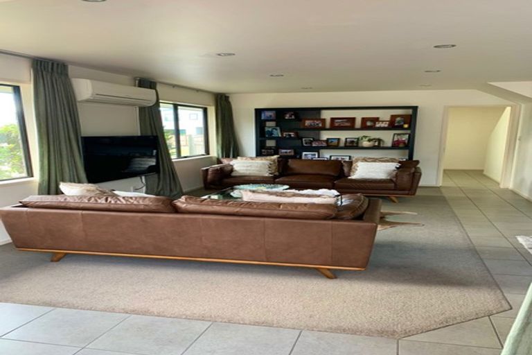 Photo of property in 116 Barbados Way, One Tree Point, 0118