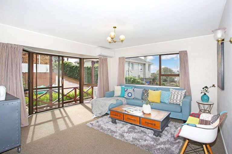 Photo of property in 2/16 Ridge Road, Howick, Auckland, 2014