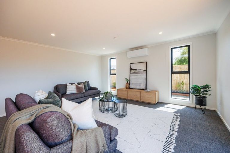 Photo of property in 5a Belvedere Crescent, Takaro, Palmerston North, 4412