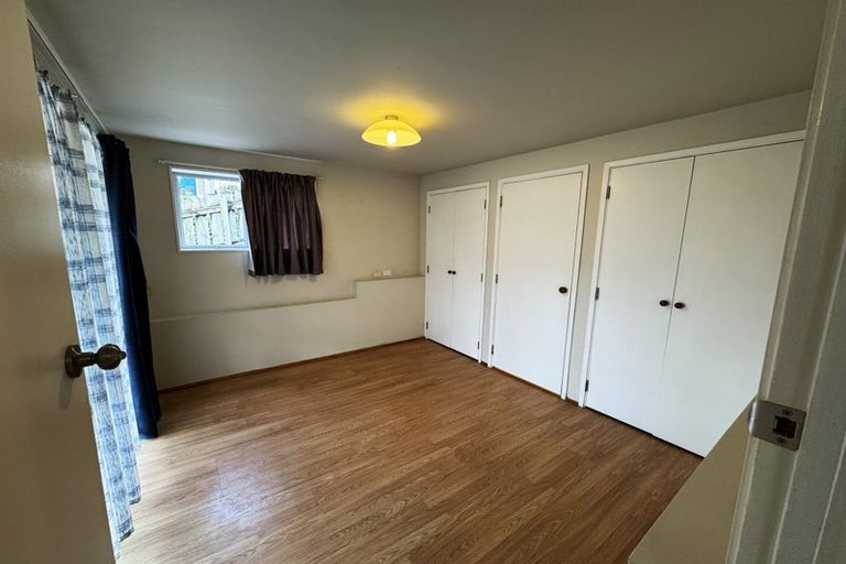 Photo of property in 18 Normanton Street, Glenfield, Auckland, 0629