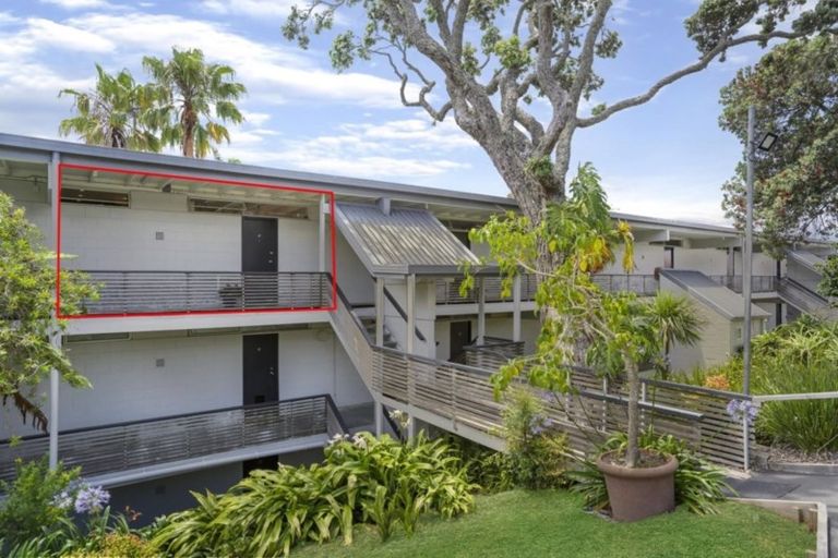 Photo of property in 3/73 Princes Street, Northcote Point, Auckland, 0627