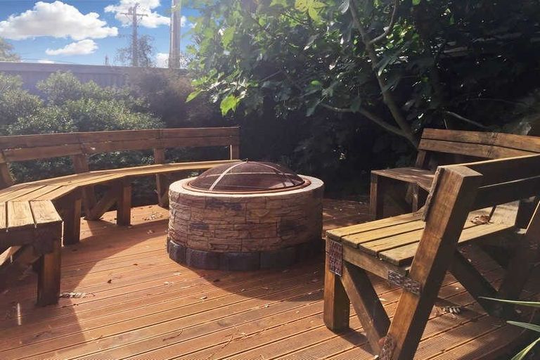 Photo of property in 112 Smith Street, Woolston, Christchurch, 8062