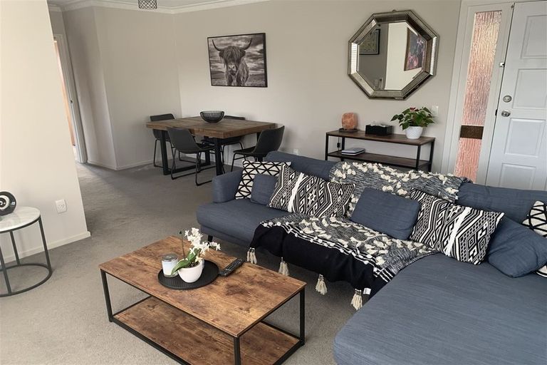 Photo of property in 1/39 Solomon Avenue, Redwood, Christchurch, 8051