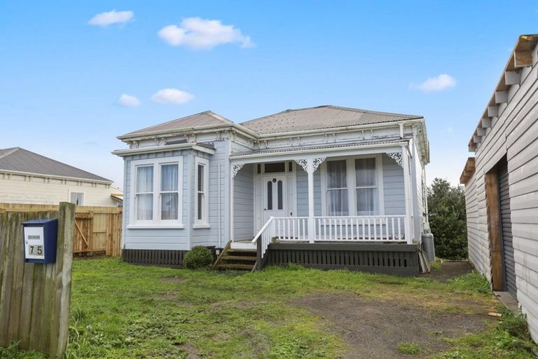Photo of property in 75 Riemenschneider Street, Manaia, 4612