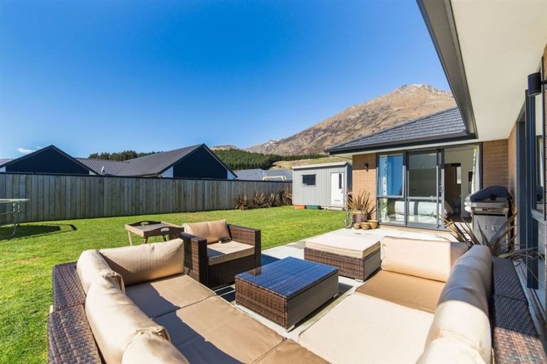 Photo of property in 17 Myles Way, Lower Shotover, Queenstown, 9304