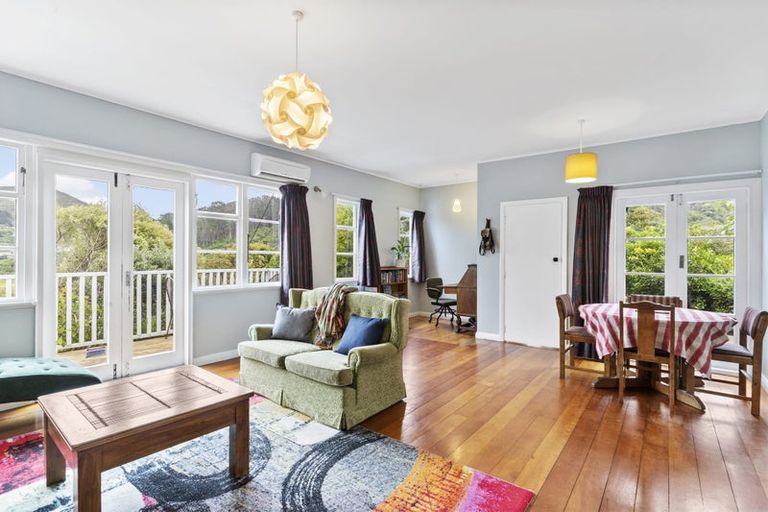 Photo of property in 105 Sunshine Avenue, Karori, Wellington, 6012