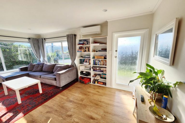 Photo of property in 2/166 Verbena Road, Birkdale, Auckland, 0626