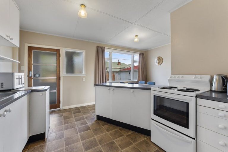 Photo of property in 4 Burfield Place, Awapuni, Palmerston North, 4412