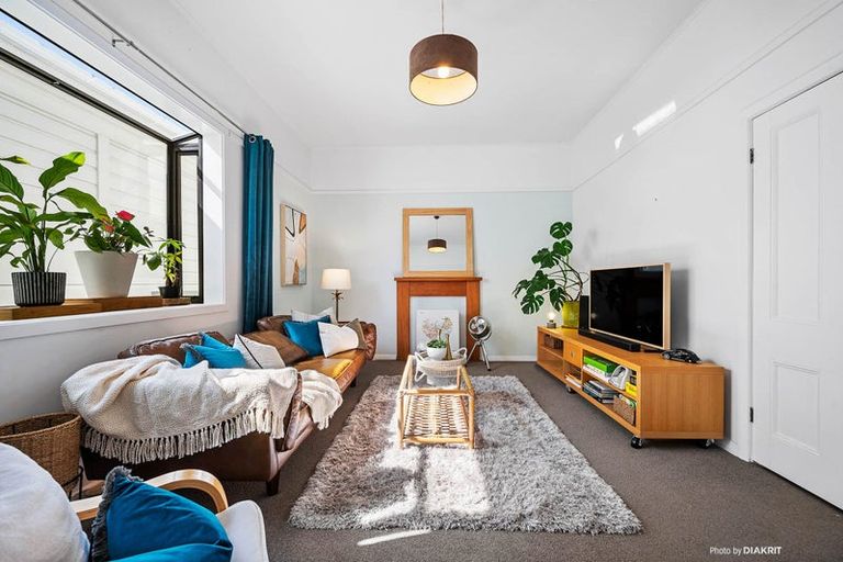 Photo of property in 12 Danube Street, Island Bay, Wellington, 6023