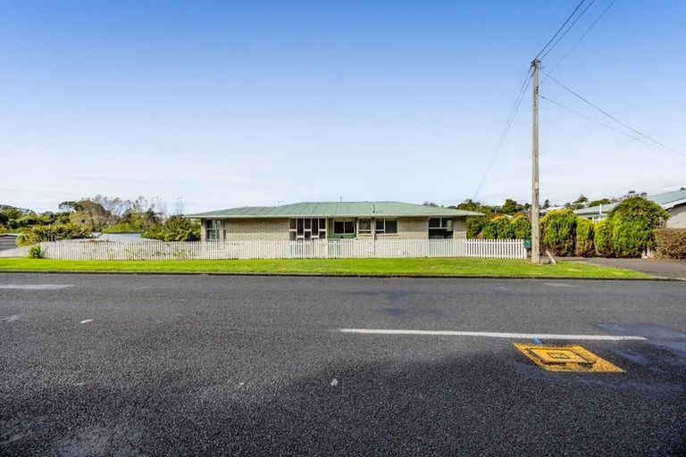Photo of property in 17 Frankley Road, Westown, New Plymouth, 4310