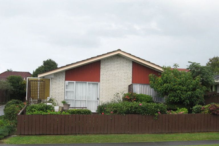 Photo of property in 2/17 Cromdale Avenue, Highland Park, Auckland, 2010