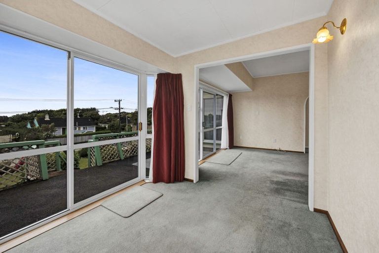 Photo of property in 81 Omata Road, Marfell, New Plymouth, 4310