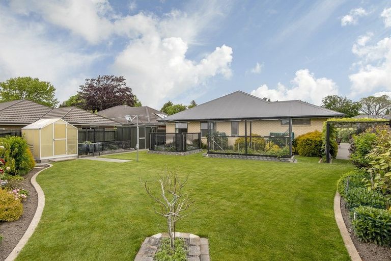Photo of property in 4 Benjamin Mountfort Close, Hillmorton, Christchurch, 8024