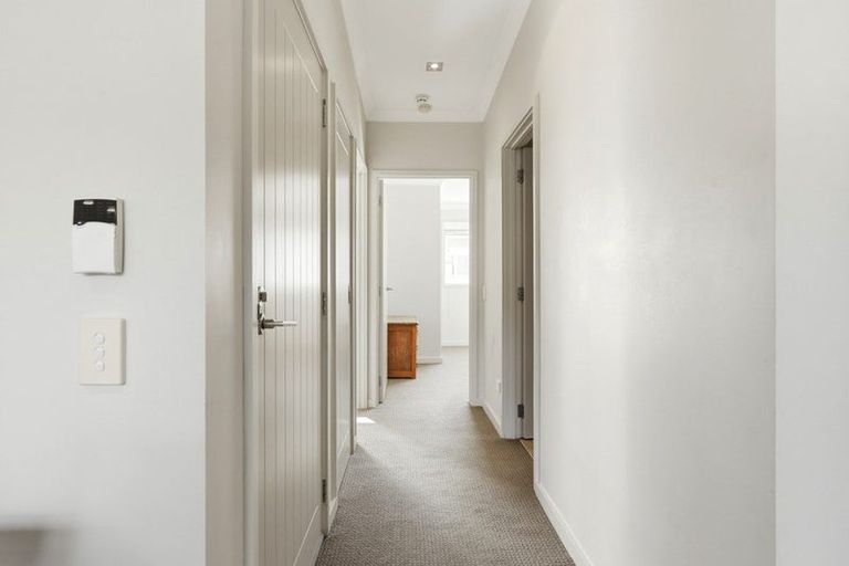 Photo of property in 12 Parkside Drive, Orewa, 0931