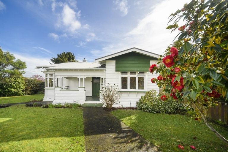 Photo of property in 11 Beresford Street, Takaro, Palmerston North, 4410