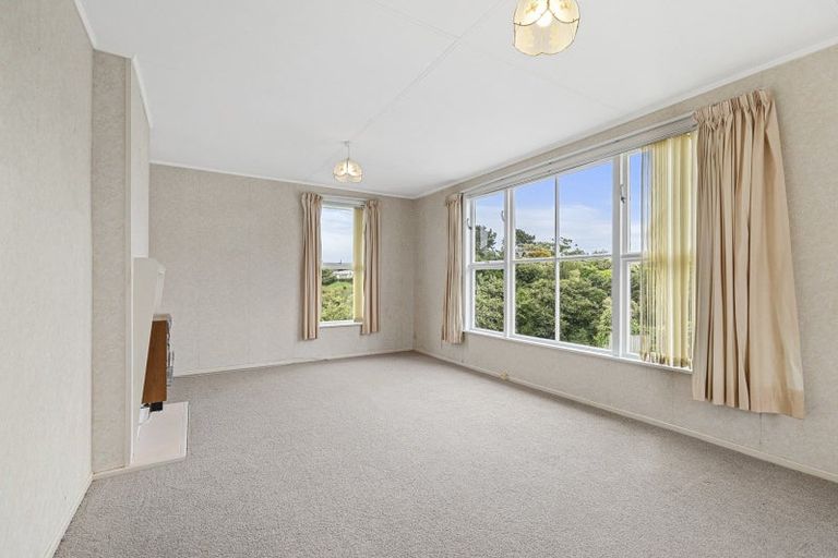 Photo of property in 8 Kelvin Place, Westown, New Plymouth, 4310