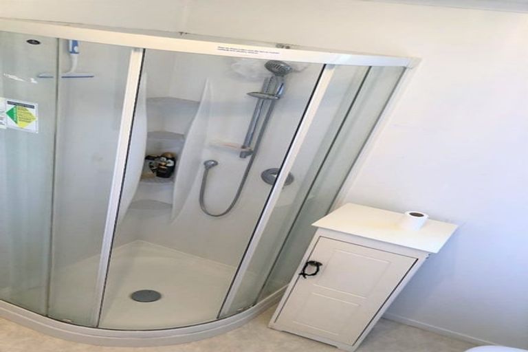 Photo of property in 64 Amapur Drive, Khandallah, Wellington, 6035