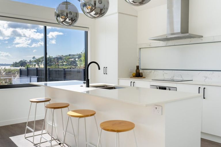 Photo of property in 41 Hinaki Street, Poike, Tauranga, 3112