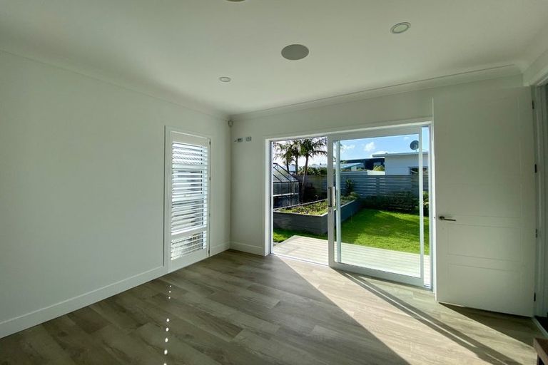 Photo of property in 13 Waitemata Drive, One Tree Point, 0118