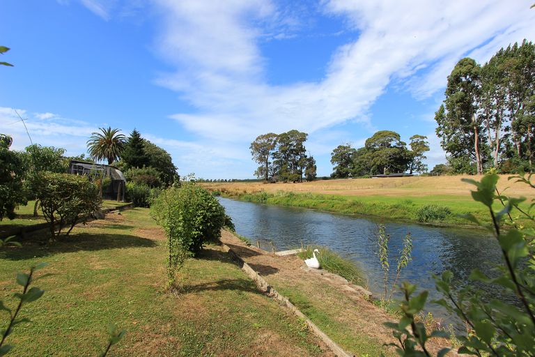 Photo of property in 74 Dillons Point Road, Islington, Blenheim, 7201