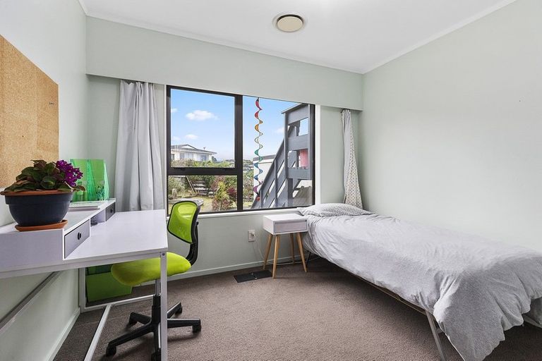 Photo of property in 24 Eskdale Road, Papakowhai, Porirua, 5024