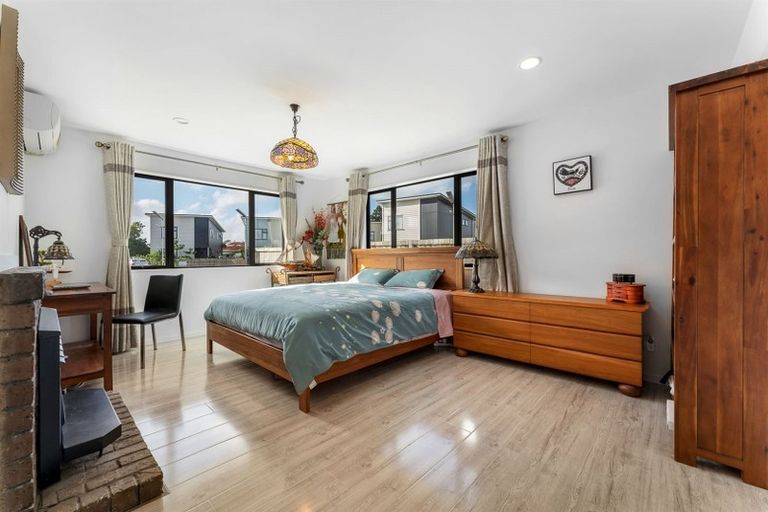 Photo of property in 9 Gwendoline Avenue, Te Atatu Peninsula, Auckland, 0610