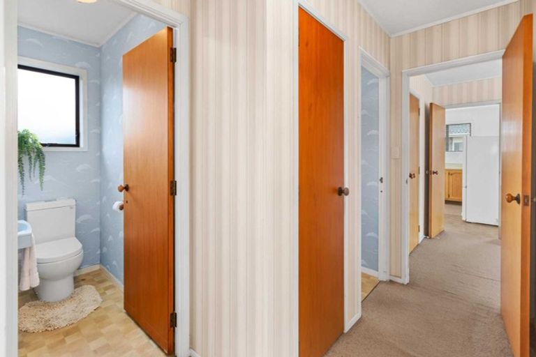 Photo of property in 2/41 Riverside Road, Orewa, 0931