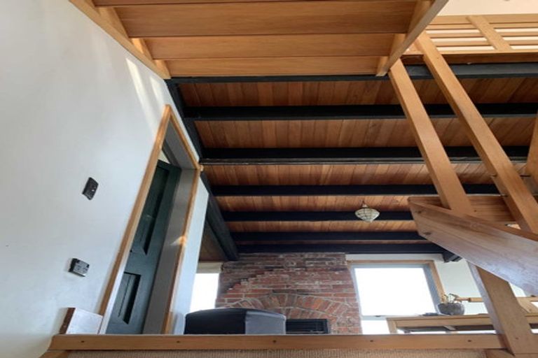 Photo of property in 15 Robieson Street, Roseneath, Wellington, 6011