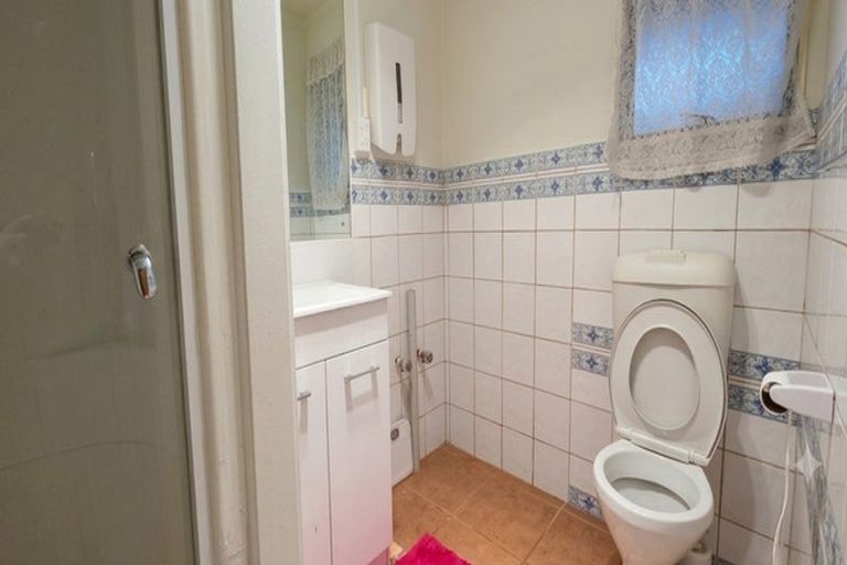 Photo of property in 17 Faram Place, Massey, Auckland, 0614