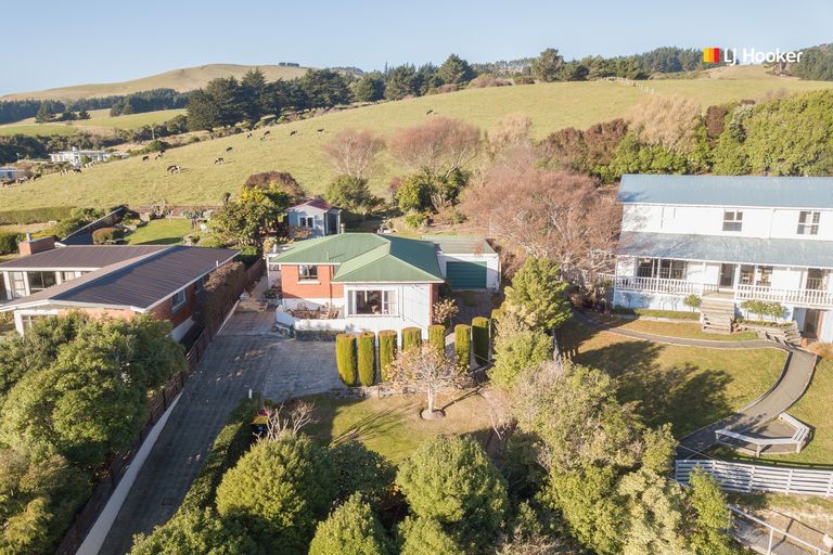 Photo of property in 34 Bayne Terrace, Macandrew Bay, Dunedin, 9014
