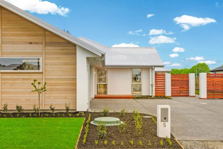 Photo of property in 5 Mills Road, Marshland, Christchurch, 8051