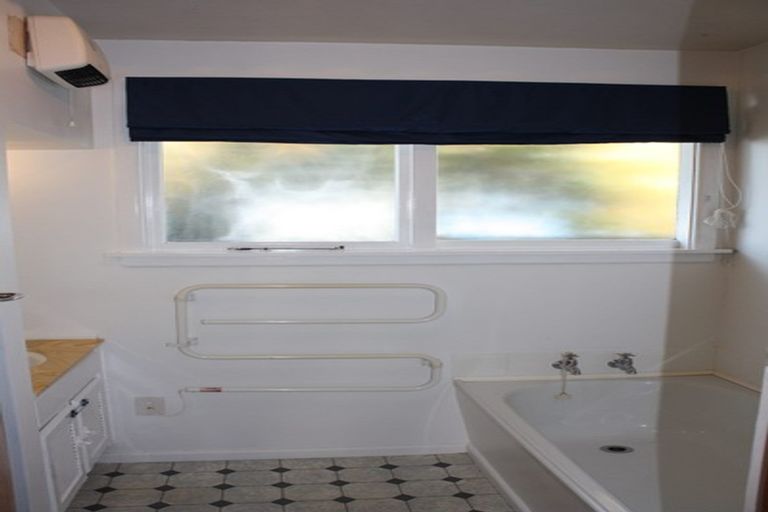 Photo of property in 32 Royalist Avenue, North New Brighton, Christchurch, 8083