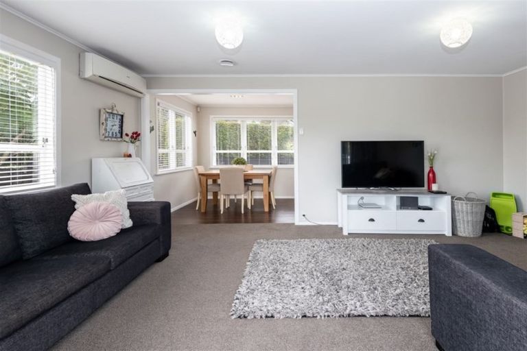 Photo of property in 122 Ennis Avenue, Pakuranga Heights, Auckland, 2010