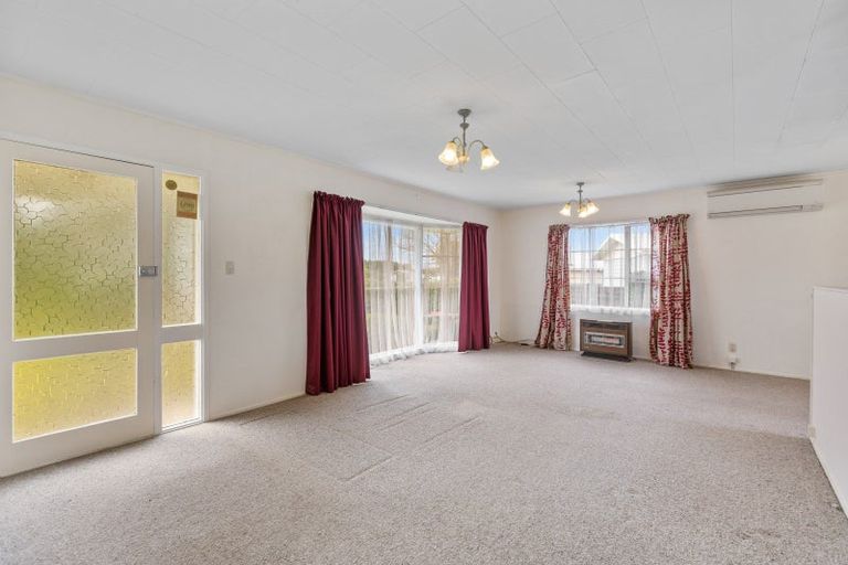 Photo of property in 11 Konini Place, Hawera, 4610