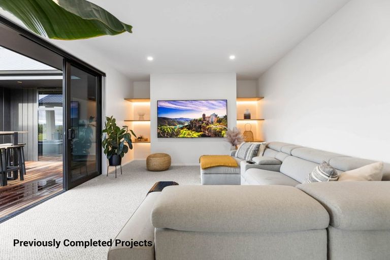 Photo of property in 39 Annie Aranui Drive, Poraiti, 4182