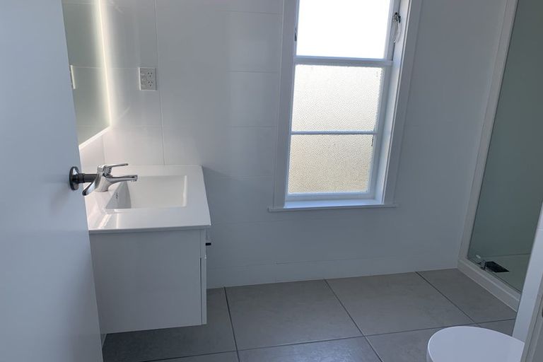 Photo of property in 17 Oku Street, Island Bay, Wellington, 6023