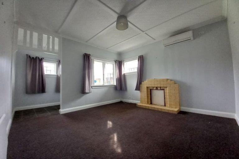 Photo of property in 3 Shortland Street, Lower Vogeltown, New Plymouth, 4310