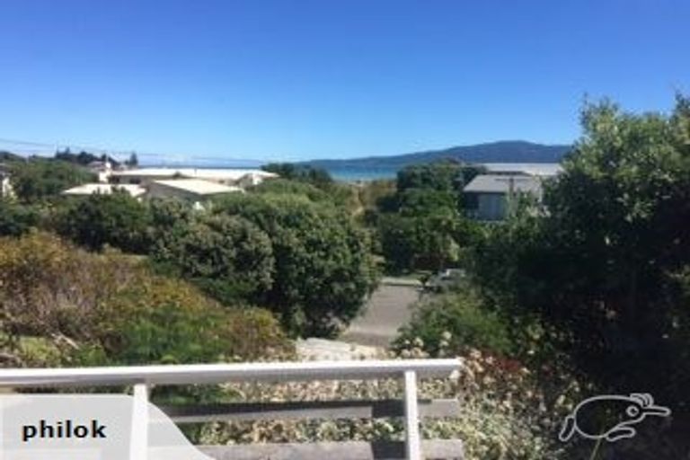 Photo of property in 54 Field Way, Waikanae Beach, Waikanae, 5036