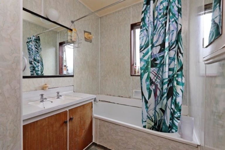 Photo of property in 84 Diaz Drive, Flaxmere, Hastings, 4120