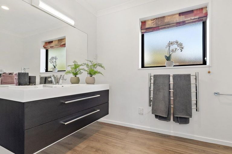 Photo of property in 8 Seclusion Lane, Parklands, Christchurch, 8083