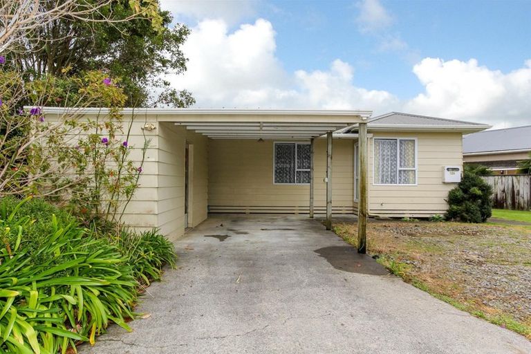 Photo of property in 126 Omata Road, Marfell, New Plymouth, 4310