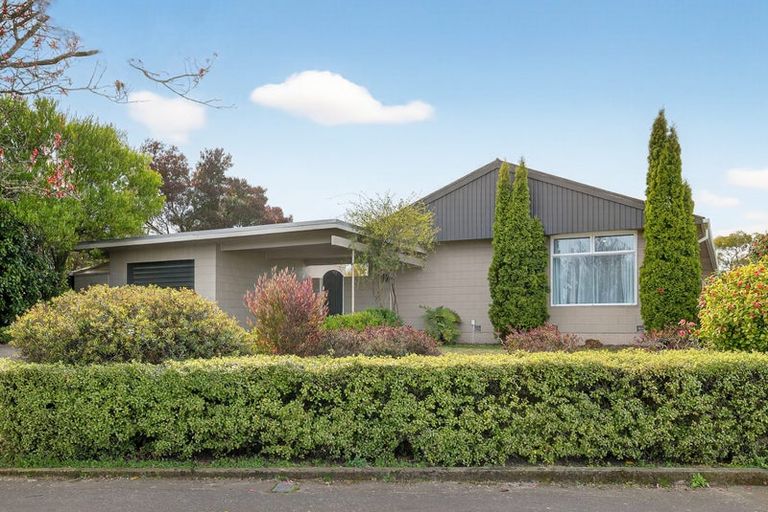 Photo of property in 40 Harrowdale Drive, Avonhead, Christchurch, 8042