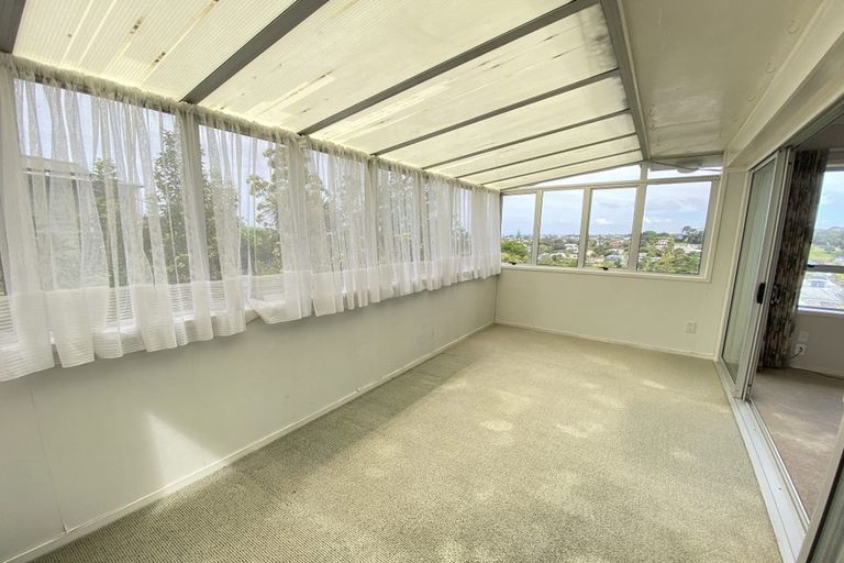 Photo of property in 23 Jellicoe Road, Murrays Bay, Auckland, 0630