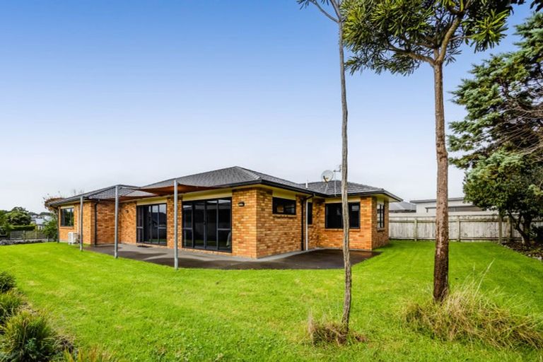 Photo of property in 37 Dillon Drive, Bell Block, New Plymouth, 4312