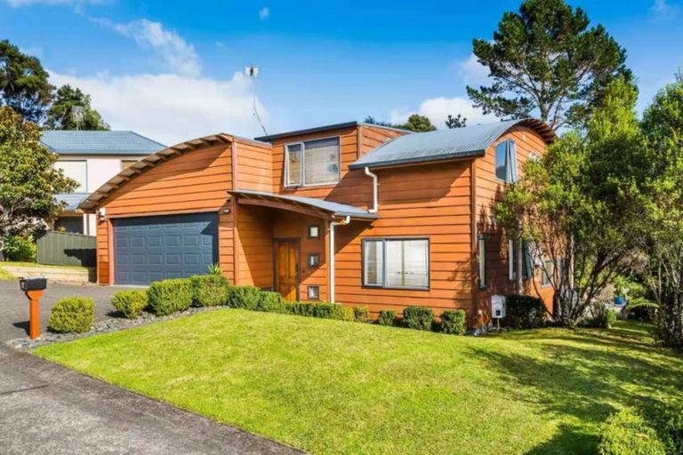 Photo of property in 12 Daldys Bush Lane, Bayview, Auckland, 0629