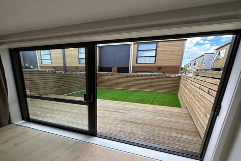 Photo of property in 4/23 Parson Lane, Papatoetoe, Auckland, 2025