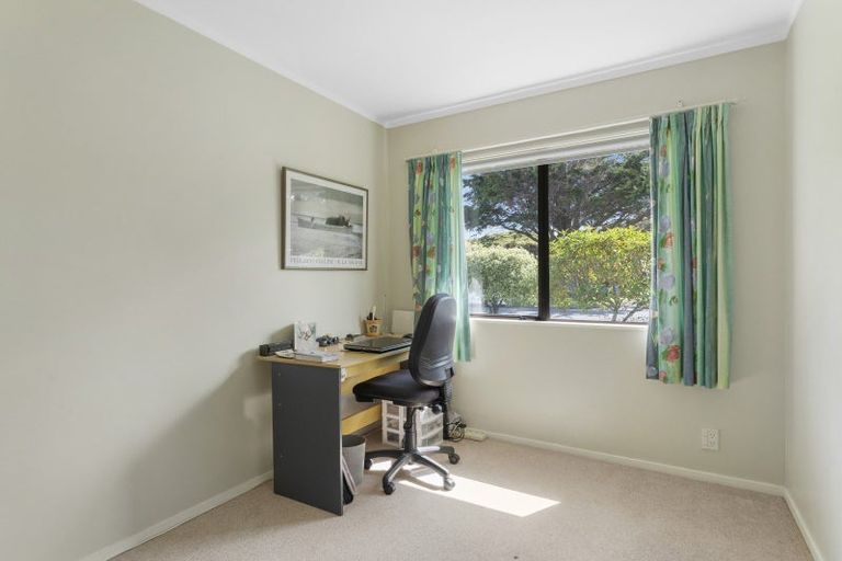 Photo of property in 40 Walton Avenue, Waikanae, 5036