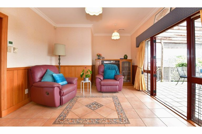 Photo of property in 54 Cherub Place, West Harbour, Auckland, 0618